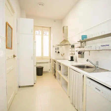 Moll House, The 3*