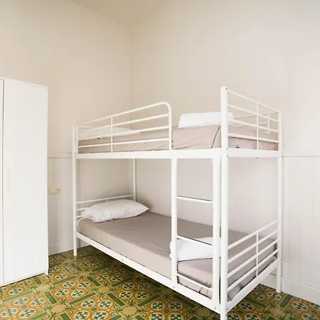 Moll House, The 3*